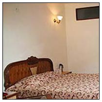 Deluxe Hotel In Barkot
